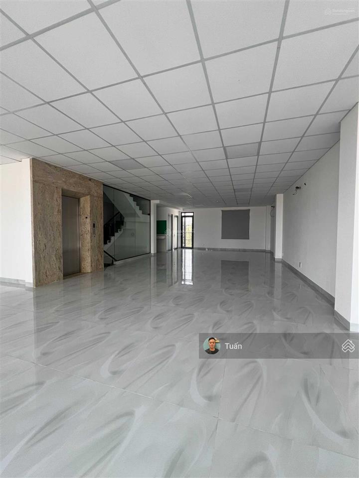 Cho thuê tòa vp mặt tiền trương văn bang. dt 8x20m. hầm trệt lửng 5 lầu sàn trống. giá 170tr/tháng