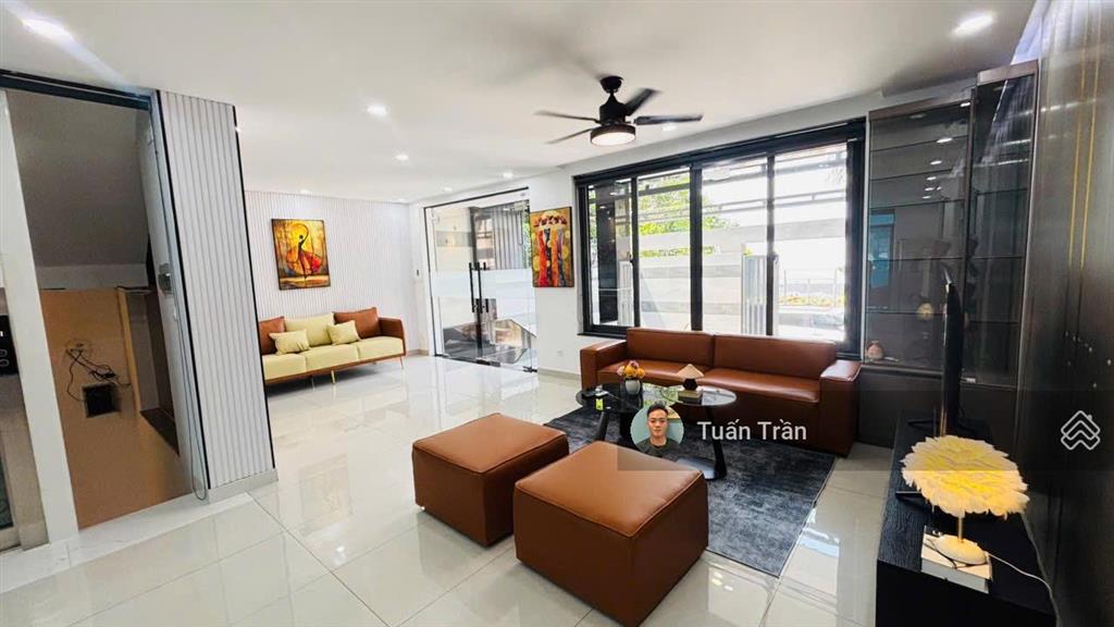 Cho thuê biệt thự full nt phường thạnh mỹ lợi. 6pn. 7wc. có thang máy. giá 160tr/tháng.