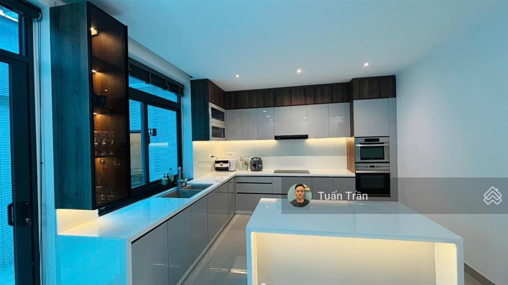 Cho thuê biệt thự full nt phường thạnh mỹ lợi. 6pn. 7wc. có thang máy. giá 160tr/tháng.