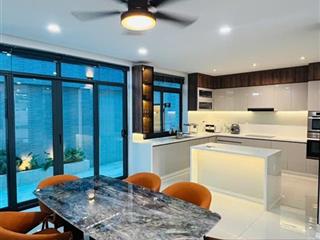 Cho thuê biệt thự full nt phường thạnh mỹ lợi. 6pn. 7wc. có thang máy. giá 160tr/tháng.