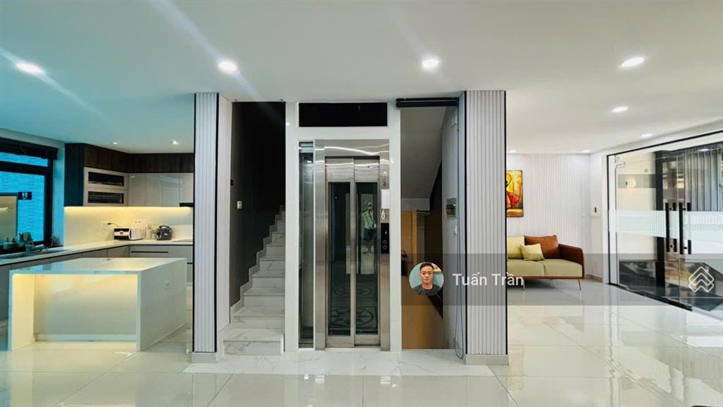 Cho thuê biệt thự full nt phường thạnh mỹ lợi. 6pn. 7wc. có thang máy. giá 160tr/tháng.