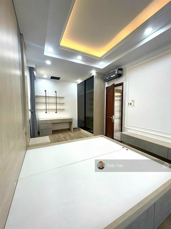 Cho thuê nhà gần tạ hiện, p. thạnh mỹ lợi. dt 9x20m. hầm 4 lầu thang máy. 6pn. full nt. giá 70tr/th