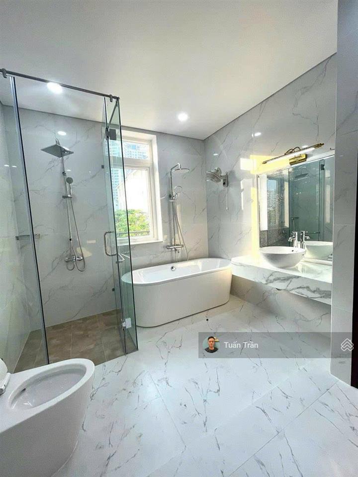 Cho thuê nhà gần tạ hiện, p. thạnh mỹ lợi. dt 9x20m. hầm 4 lầu thang máy. 6pn. full nt. giá 70tr/th