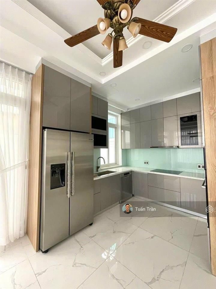 Cho thuê nhà gần tạ hiện, p. thạnh mỹ lợi. dt 9x20m. hầm 4 lầu thang máy. 6pn. full nt. giá 70tr/th