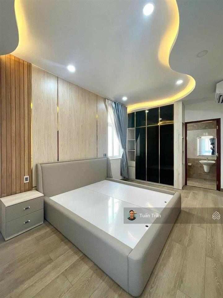 Cho thuê nhà gần tạ hiện, p. thạnh mỹ lợi. dt 9x20m. hầm 4 lầu thang máy. 6pn. full nt. giá 70tr/th
