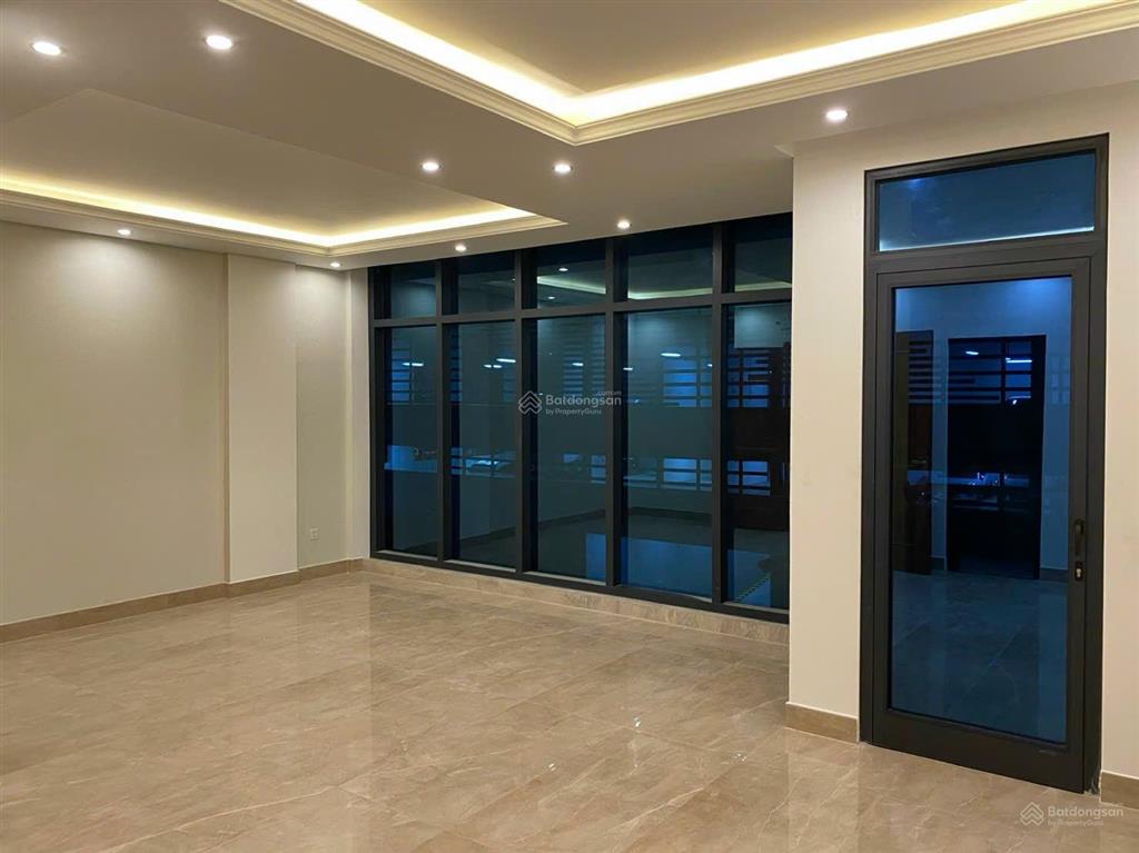 Cho thuê tòa vp khu đảo kim cương. dt 7x16m. hầm 7 lầu. sàn trống. có thang máy. giá 100tr/tháng