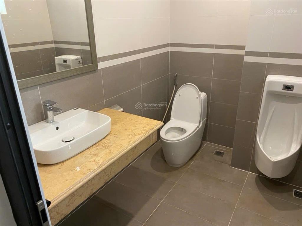 Cho thuê tòa vp khu đảo kim cương. dt 7x16m. hầm 7 lầu. sàn trống. có thang máy. giá 100tr/tháng