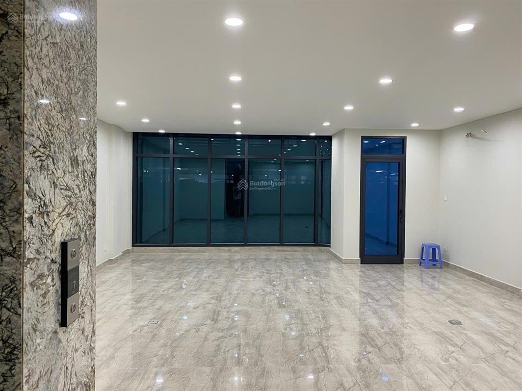 Cho thuê tòa vp khu đảo kim cương. dt 7x16m. hầm 7 lầu. sàn trống. có thang máy. giá 100tr/tháng