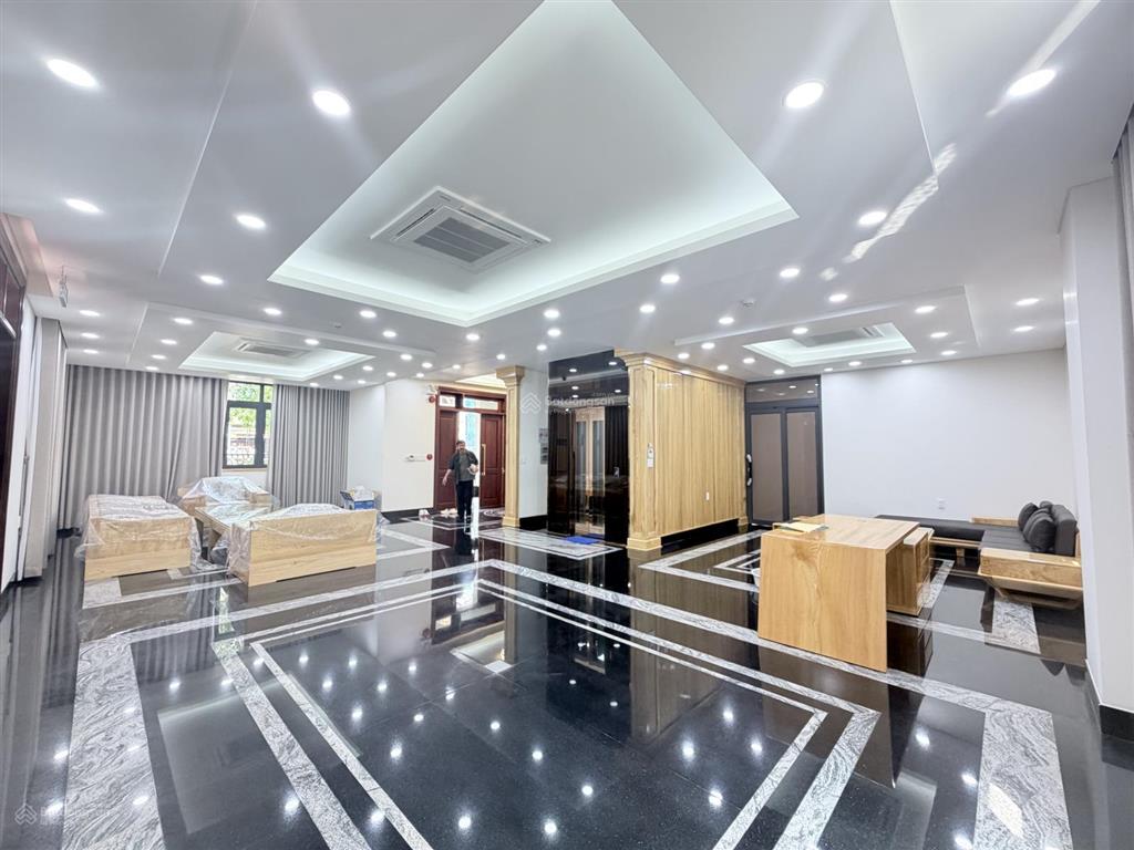 Cho thuê biệt thự cao cấp khu mystery villas. dt 300m2. xây 1 hầm 4lầu. giá 125tr/th. nhà mới 100%