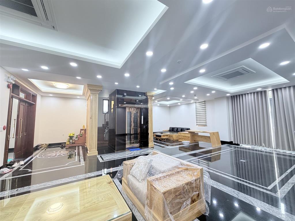 Cho thuê biệt thự cao cấp khu mystery villas. dt 300m2. xây 1 hầm 4lầu. giá 125tr/th. nhà mới 100%