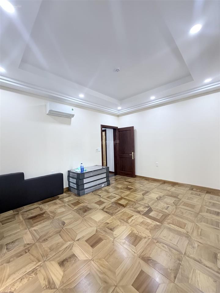 Cho thuê biệt thự cao cấp khu mystery villas. dt 300m2. xây 1 hầm 4lầu. giá 125tr/th. nhà mới 100%