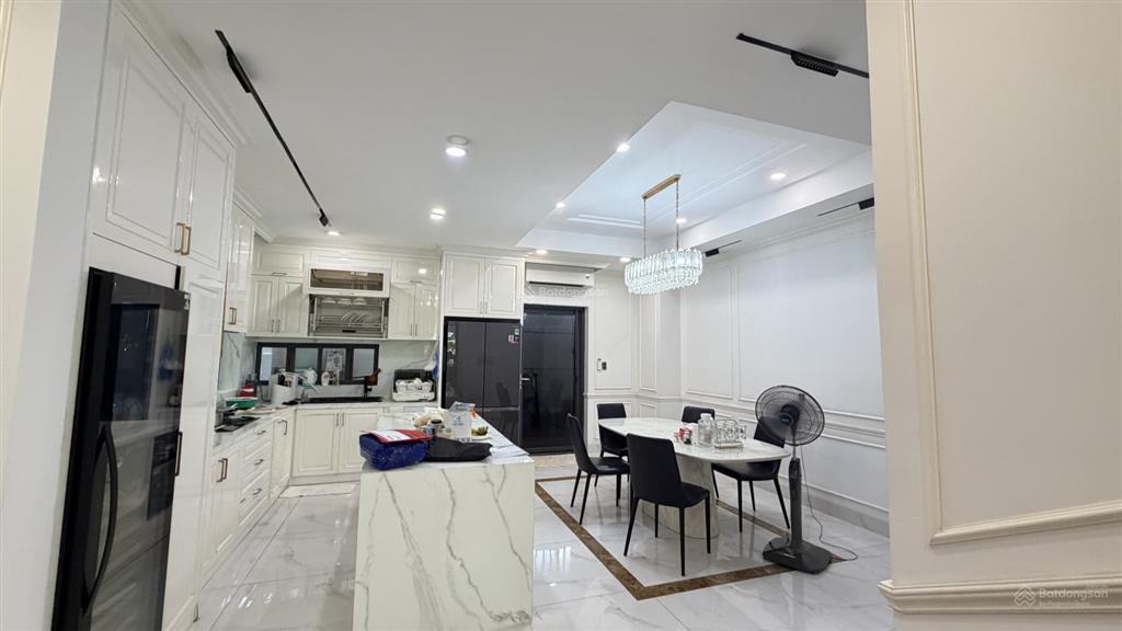 Cho thuê nhà full nt khu thạnh mỹ lợi. gần đảo kim cương. dt 10x20m, 1 hầm 4 lầu 5pn. giá 80tr/th