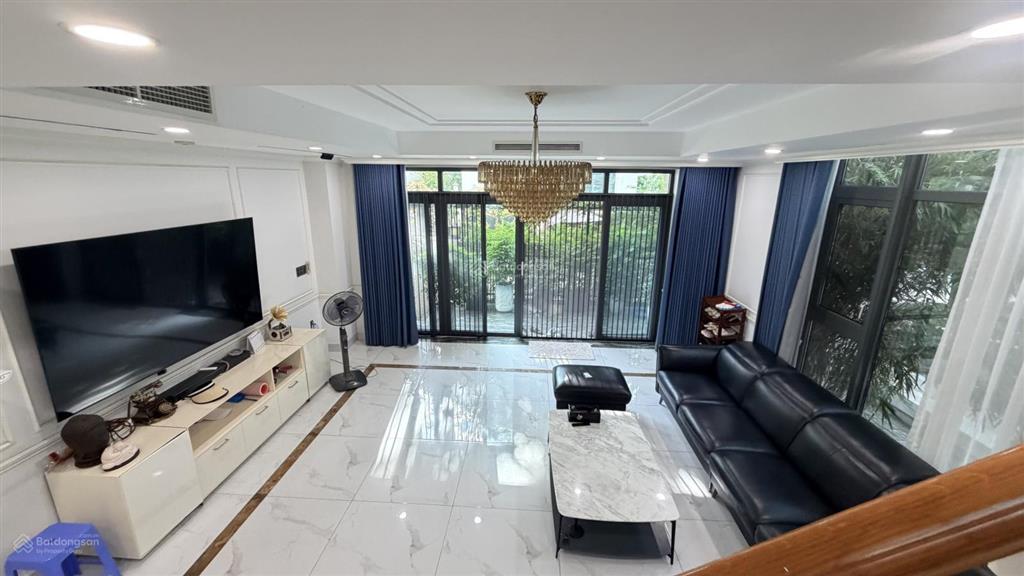 Cho thuê nhà full nt khu thạnh mỹ lợi. gần đảo kim cương. dt 10x20m, 1 hầm 4 lầu 5pn. giá 80tr/th