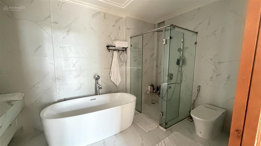 Cho thuê nhà full nt khu thạnh mỹ lợi. gần đảo kim cương. dt 10x20m, 1 hầm 4 lầu 5pn. giá 80tr/th