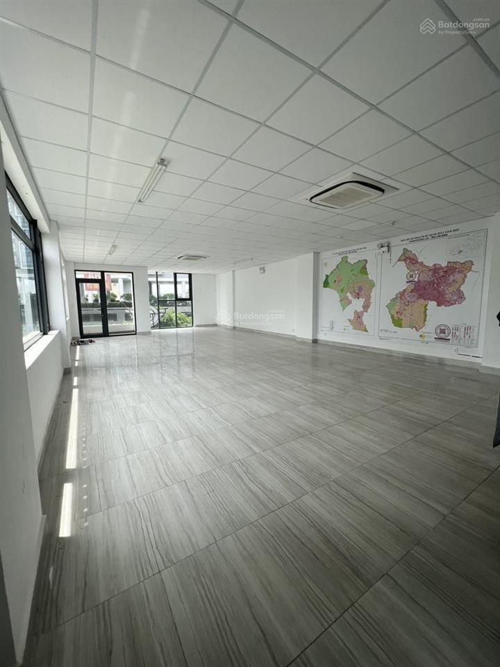 Cho thuê tòa vp quận 2. gần đảo kim cương. dt 9x22m. hầm 7 lầu full sàn trống