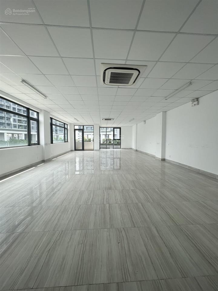 Cho thuê tòa vp quận 2. gần đảo kim cương. dt 9x22m. hầm 7 lầu full sàn trống
