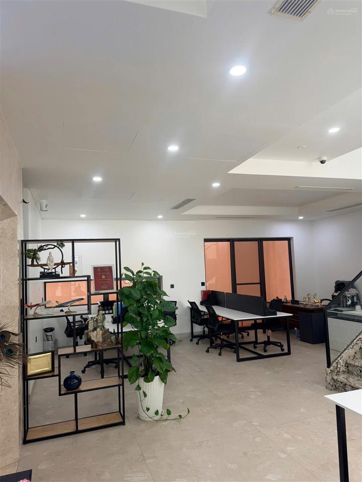 Cho thuê nhà nguyên căn khu thạnh mỹ lợi. dt 10x18m. xây 1 hầm 4 lầu. có thang máy. giá 80tr/tháng