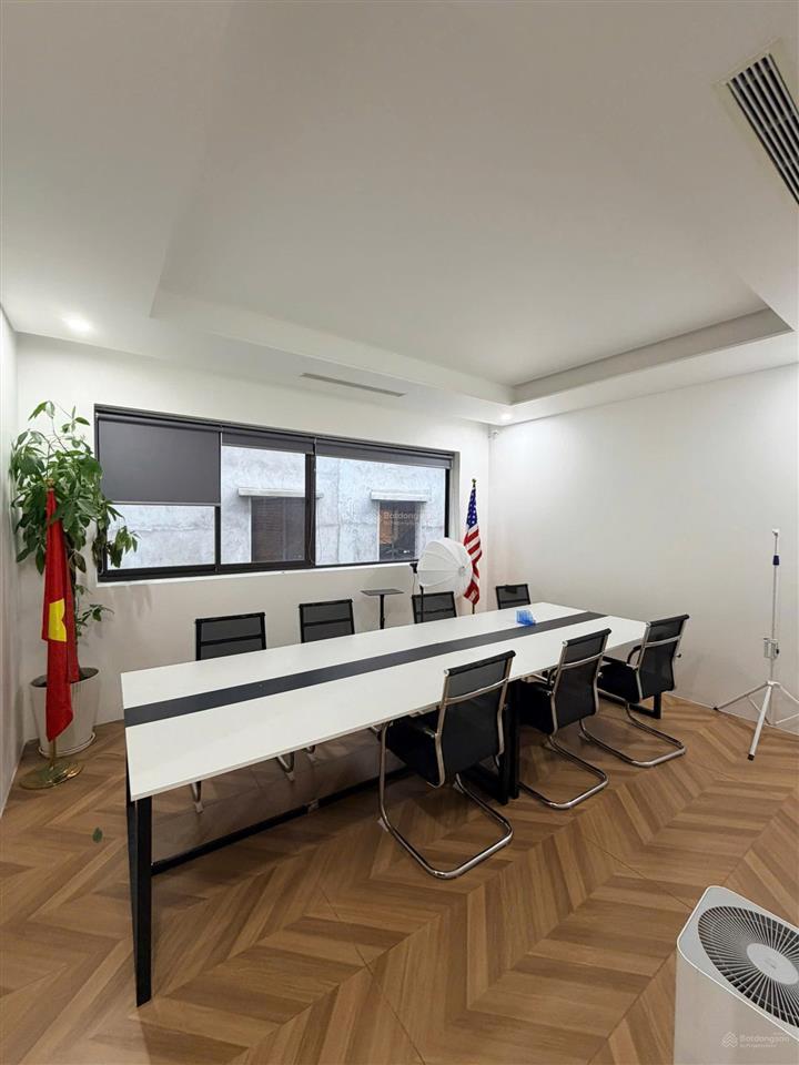 Cho thuê nhà nguyên căn khu thạnh mỹ lợi. dt 10x18m. xây 1 hầm 4 lầu. có thang máy. giá 80tr/tháng