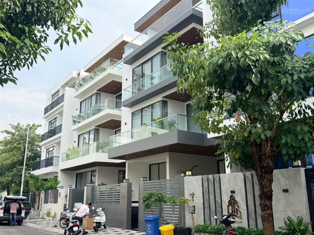 Cho thuê nhà nguyên căn khu thạnh mỹ lợi. dt 10x18m. xây 1 hầm 4 lầu. có thang máy. giá 80tr/tháng