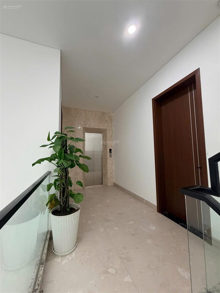 Cho thuê nhà nguyên căn khu thạnh mỹ lợi. dt 10x18m. xây 1 hầm 4 lầu. có thang máy. giá 80tr/tháng