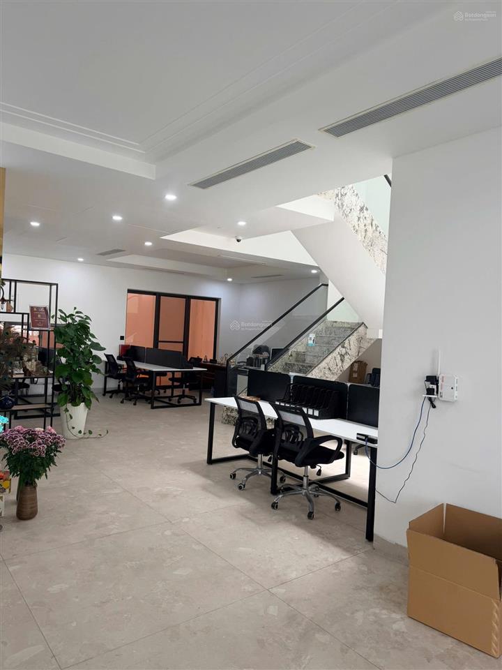 Cho thuê nhà nguyên căn khu thạnh mỹ lợi. dt 10x18m. xây 1 hầm 4 lầu. có thang máy. giá 80tr/tháng