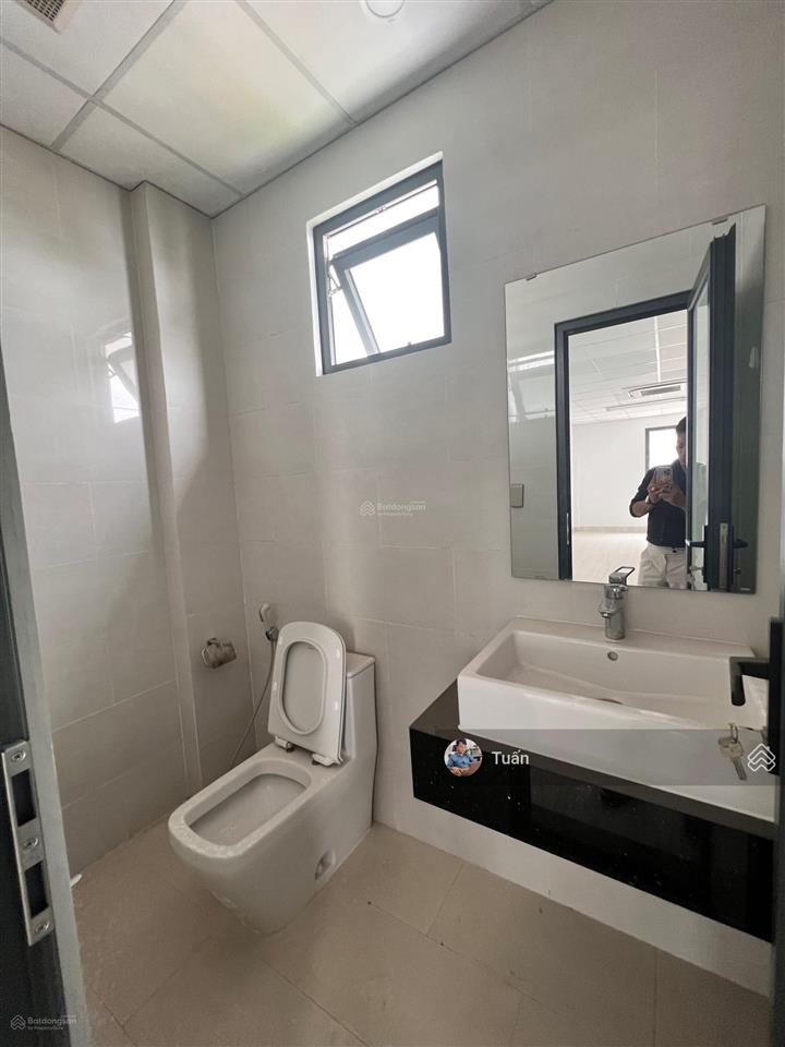 Cho thuê nhà mặt tiền đường bát nàn. dt 7x23m. hầm 7 lầu sàn trống. giá 150tr/tháng.  0972 543 ***