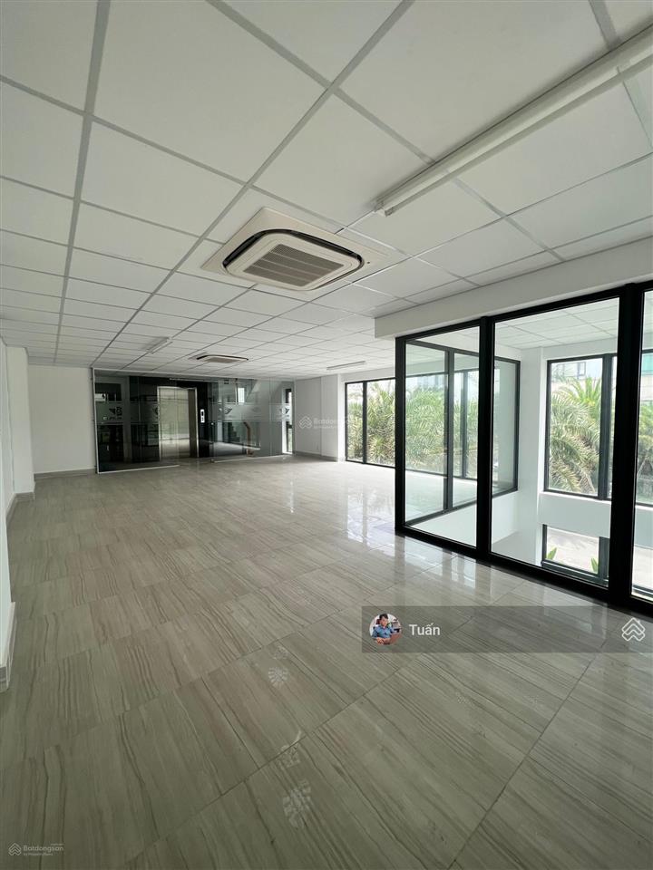 Cho thuê nhà mặt tiền đường bát nàn. dt 7x23m. hầm 7 lầu sàn trống. giá 150tr/tháng.  0972 543 ***