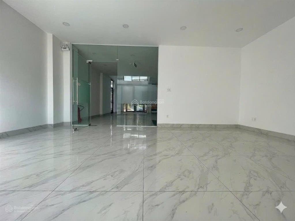 Cho thuê tòa vp mặt tiền đường bát nàn 1 hầm 7 lầu. dt 7x22m. giá 120tr/tháng.  0972 543 ***