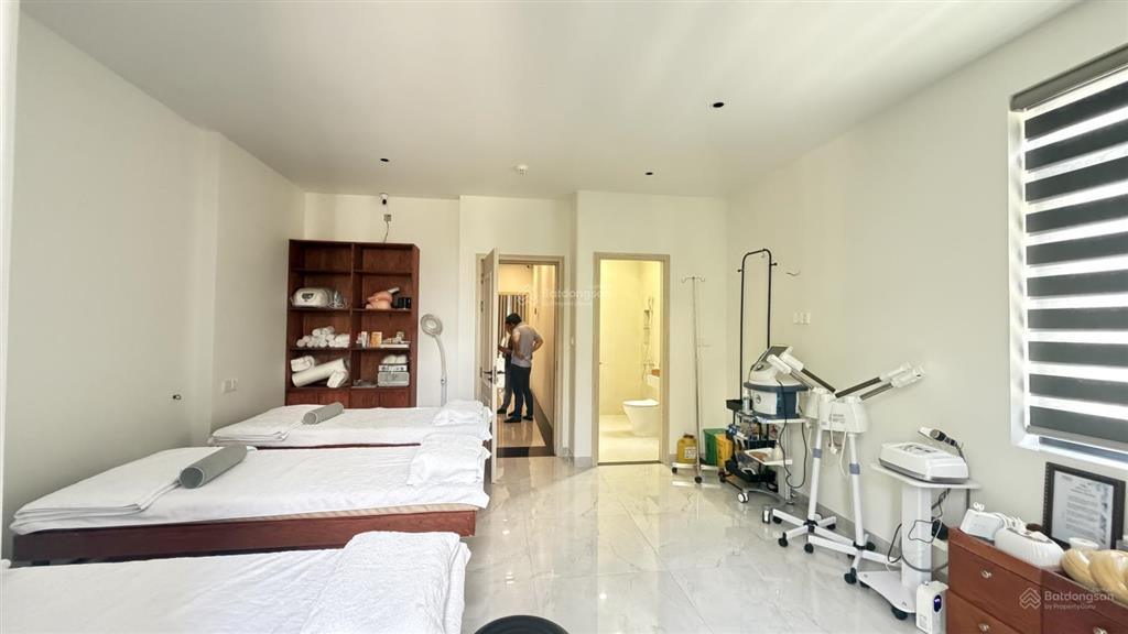 Cho thuê nhà khu saigon mystery villas. dt 7x20m. xây 1 hầm 4 lầu 4pn. có thang máy. giá 65tr/th