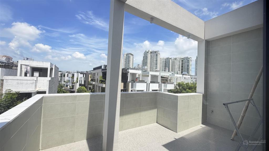 Cho thuê nhà khu saigon mystery villas. dt 7x20m. xây 1 hầm 4 lầu 4pn. có thang máy. giá 65tr/th