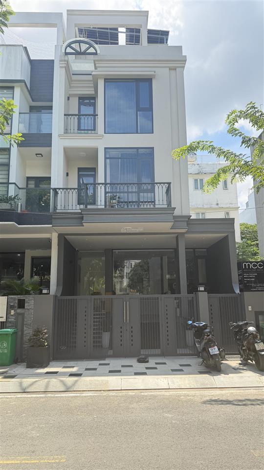 Cho thuê nhà khu saigon mystery villas. dt 7x20m. xây 1 hầm 4 lầu 4pn. có thang máy. giá 65tr/th