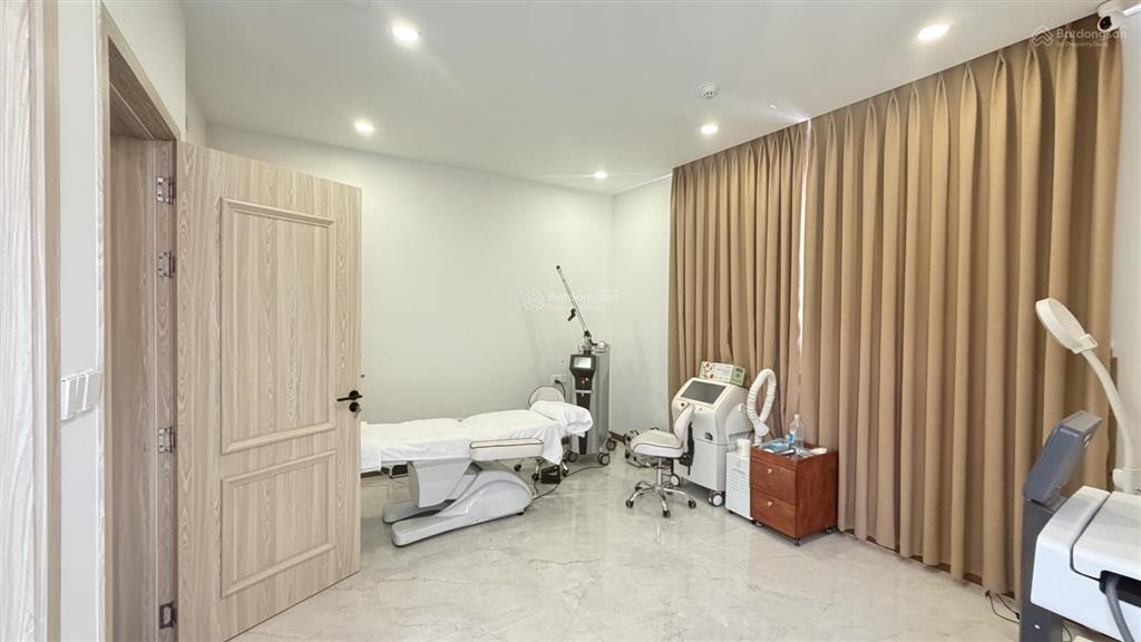 Cho thuê nhà khu saigon mystery villas. dt 7x20m. xây 1 hầm 4 lầu 4pn. có thang máy. giá 65tr/th