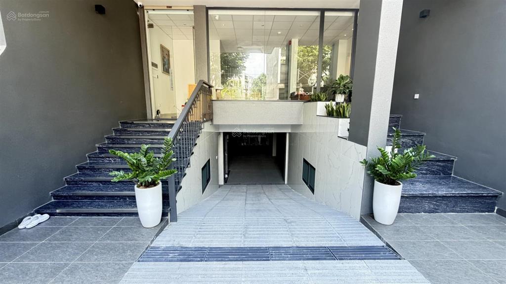 Cho thuê nhà khu saigon mystery villas. dt 7x20m. xây 1 hầm 4 lầu 4pn. có thang máy. giá 65tr/th