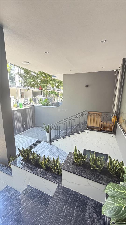Cho thuê nhà khu saigon mystery villas. dt 7x20m. xây 1 hầm 4 lầu 4pn. có thang máy. giá 65tr/th