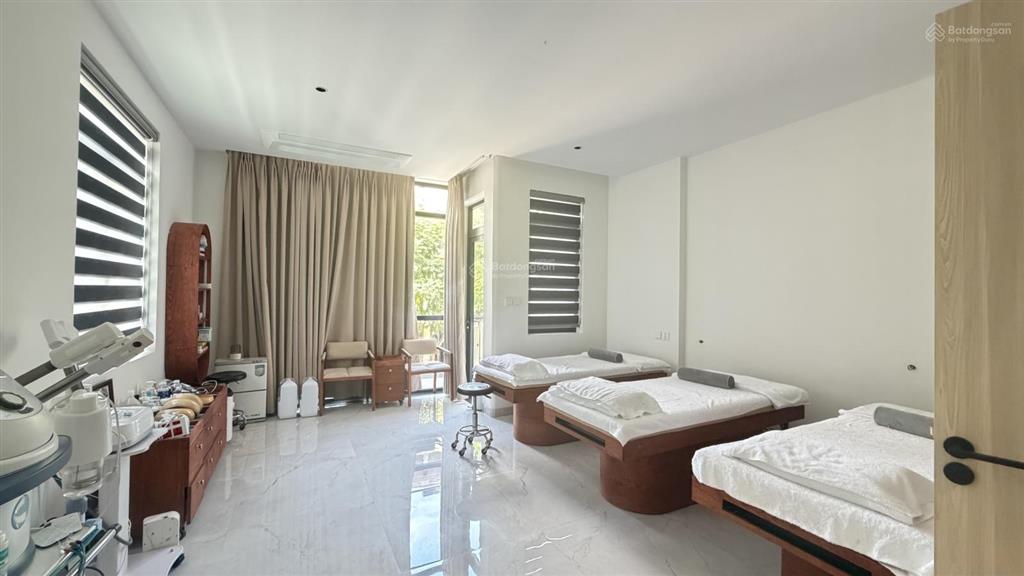 Cho thuê nhà khu saigon mystery villas. dt 7x20m. xây 1 hầm 4 lầu 4pn. có thang máy. giá 65tr/th