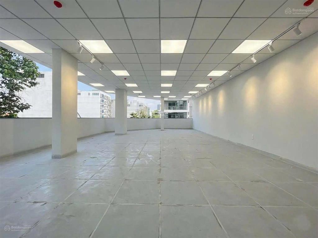 Cho thuê tòa vp góc 2mt đường nguyễn thanh sơn p. tml. dt 8x20m. hầm 7 lầu. sàn trống. giá 160tr
