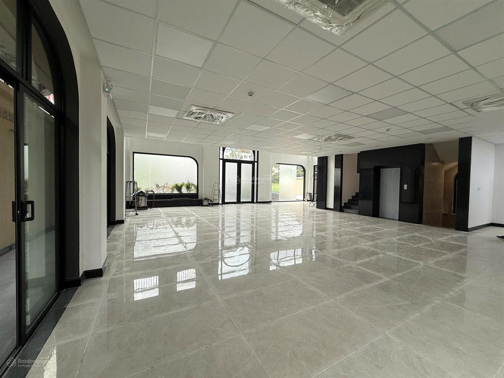 Cho thuê toà vp khu thạnh mỹ lợi. dt 16,2x20m. hầm 5lầu full sàn trống. dtsd ~1500m2. giá 370tr/th