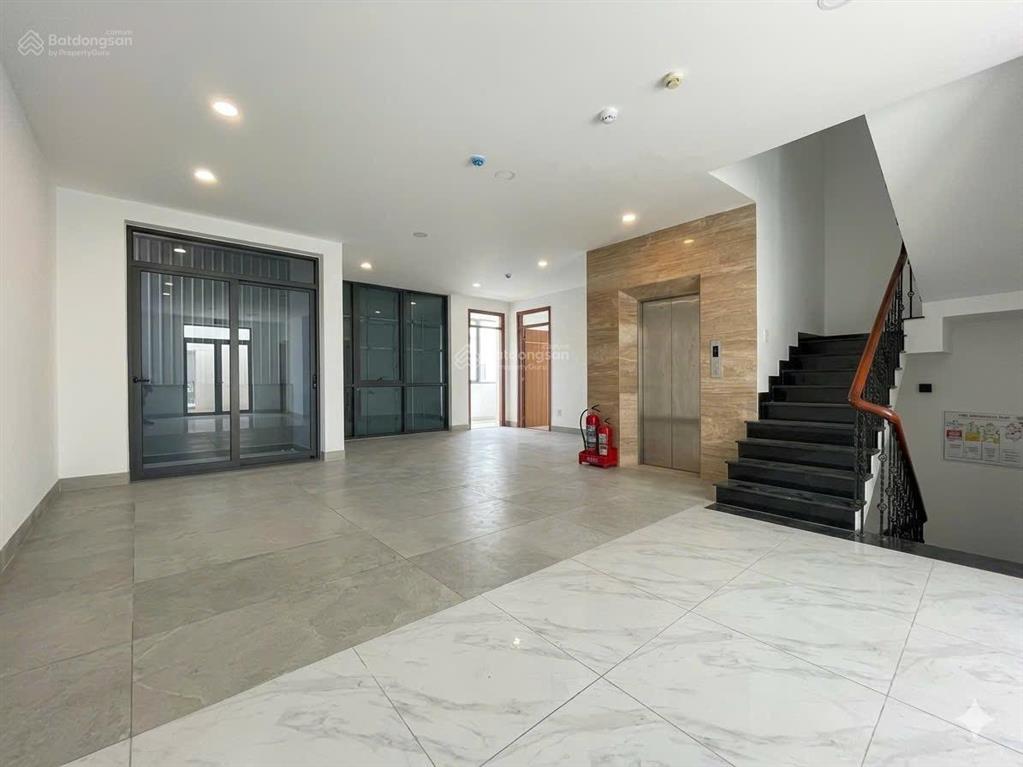 Cho thuê tòa vp full kính 8x25m phường an khánh. xây 1 hầm 6 lầu. có thang máy. giá 160tr/tháng tl.