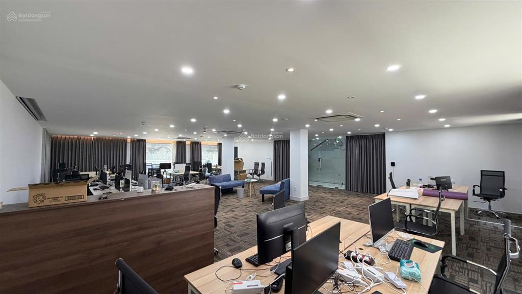 Cho thuê sàn văn phòng 60 triệu vnd, 230m2 tại bát nàn, bình trưng tây, q2. ngang 14m sàn trống
