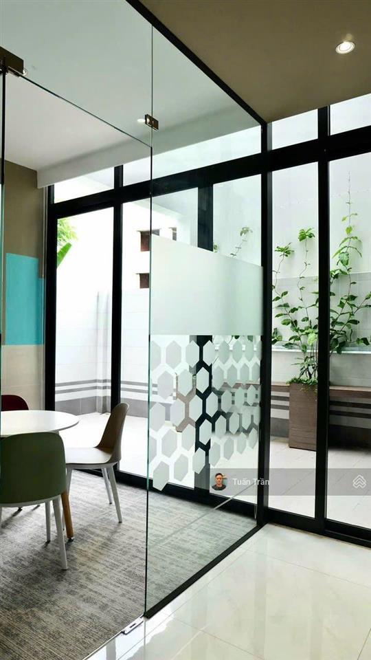 Cho thuê toà vp khu saigon mystery. dt 10x18m. xây dựng 1 hầm 4 lầu. có thang máy. giá 110tr/tháng