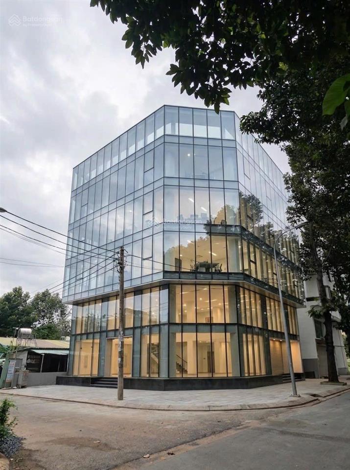 Cho thuê tòa vp góc 2 mt. dt 16x20m mới 100% tại p. thạnh mỹ lợi. dtsd ~1200m2. giá 250tr bao thuế
