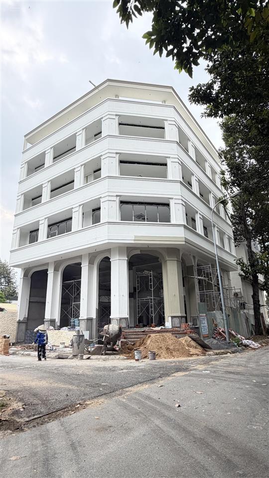 Cho thuê tòa vp góc 2 mt. dt 16x20m mới 100% tại p. thạnh mỹ lợi. dtsd ~1200m2. giá 250tr bao thuế