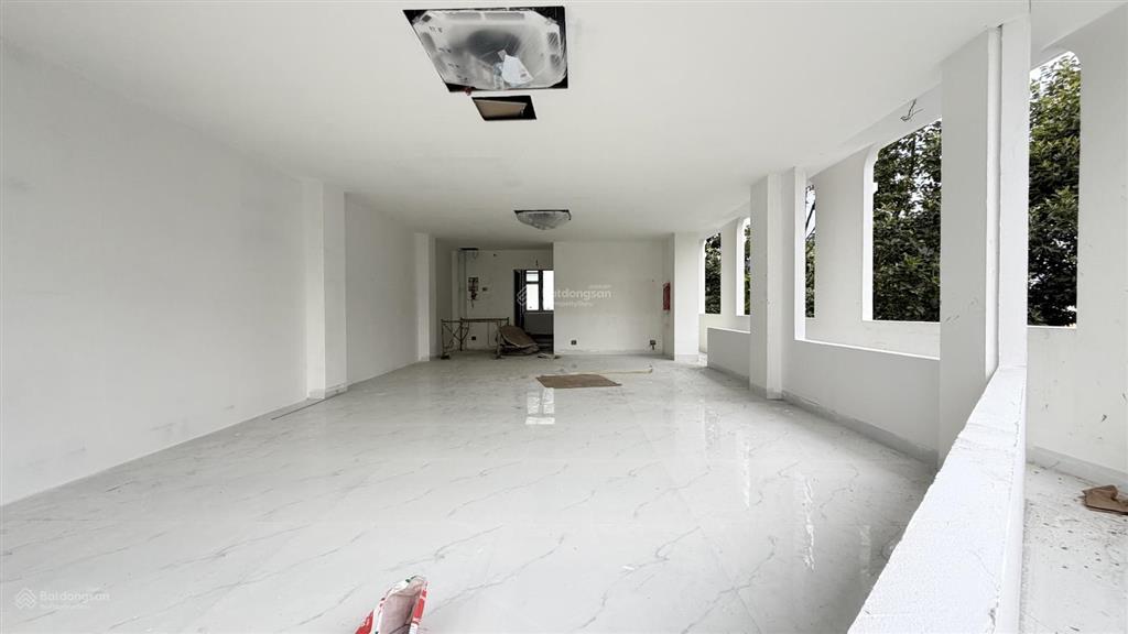 Cho thuê tòa vp góc 2 mt. dt 16x20m mới 100% tại p. thạnh mỹ lợi. dtsd ~1200m2. giá 250tr bao thuế