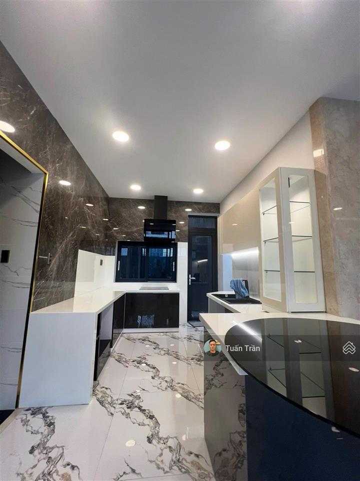 Cho thuê biệt thự hồ bơi khu mystery villas. diện tích 300m2 đất. 560m2 sàn. full nt & sân vườn