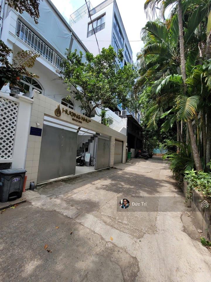 Bán biệt thự 3 tầng đẹp nhất khu làng báo chí thảo điền 10x11m hđt 60tr/th giá 33 tỷ