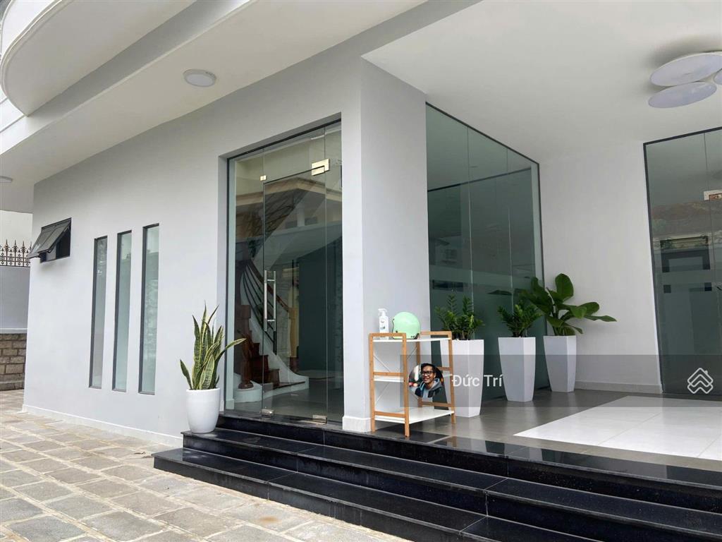 Siêu phẩm biệt thự nguyễn văn hưởng, thảo điền dt 18x24m cn 448m2 giá giảm từ 130 tỷ về 101 tỷ