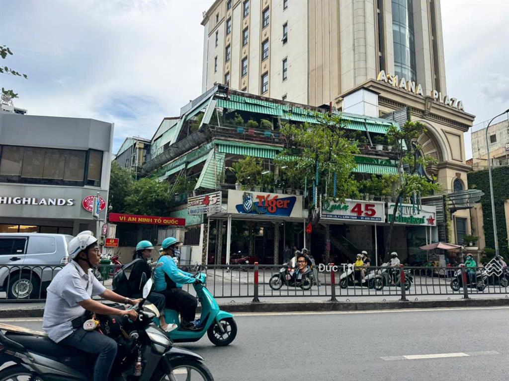 Bán tòa nhà 2 mặt tiền võ văn tần quận 3 hầm 11 tầng dòng tiền 300tr/th giá giảm về 80 tỷ