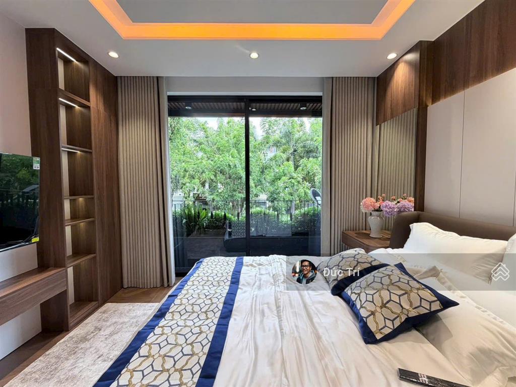 Bán tòa nhà 33 chdv cao cấp đường lê văn sỹ q3 dtcn 270m nhà 5 tầng tn 300tr/th giá 60 tỷ