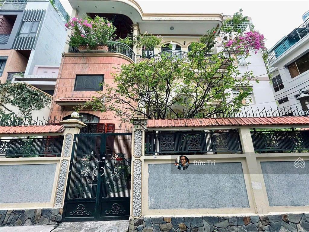 Siêu hiếm biệt thự khu phan xích long phú nhuận nhà 3 tầng  dt 10 x 19m giá rẻ 35 tỷ tl