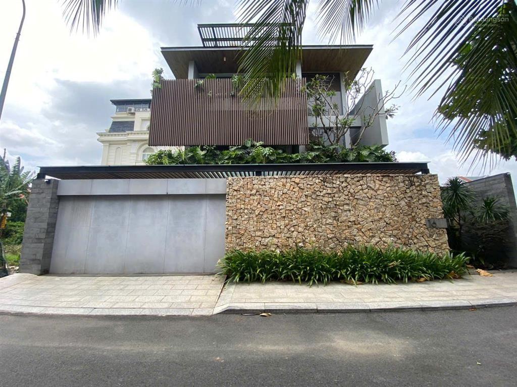 Biệt thự đơn lập đảo kim cương quận 2 thiết kế hiện đại hầm + 3 tầng 270m2  giá 69 tỷ, nhà ca sĩ